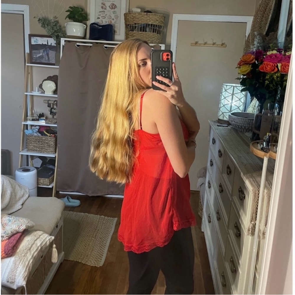 Vintage delicates red split front blouse tank top with rose details - Picture 14 of 16